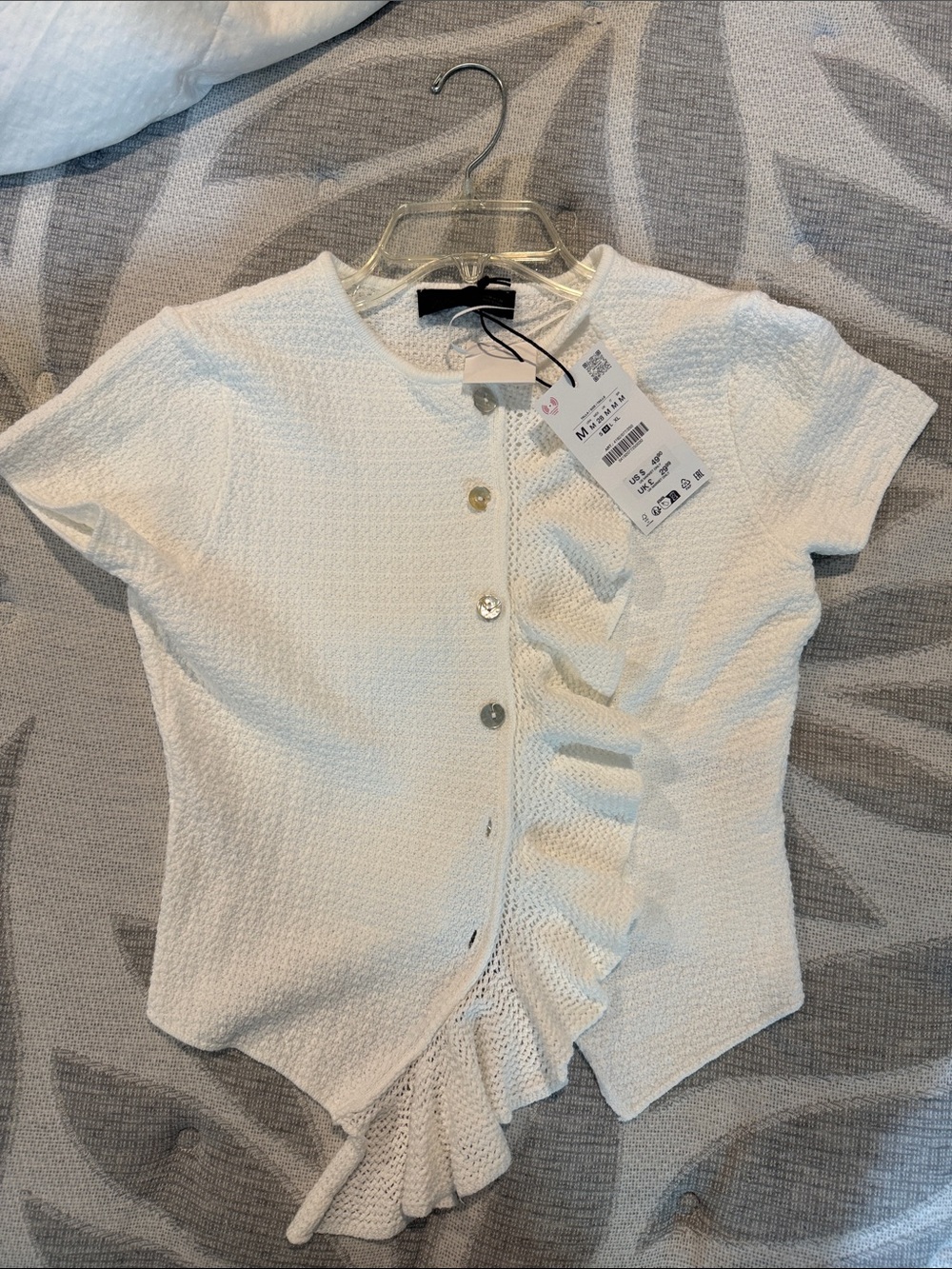 Zara Women’s White Ruffle Button Front Top